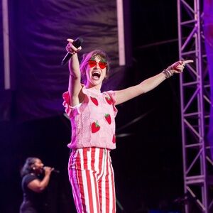 Boutique bubblegum pink strawberry SOFT crochet flutter sleeve crop sweater szL